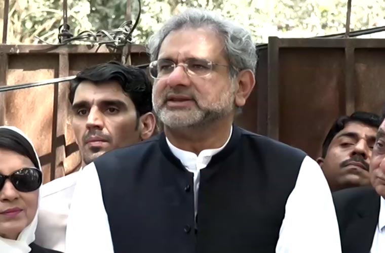 یہ لمحہ فکریہ ہے، چیف جسٹس اور وزیر اعظم معاملے کو طے کریں : شاہد خاقان عباسی