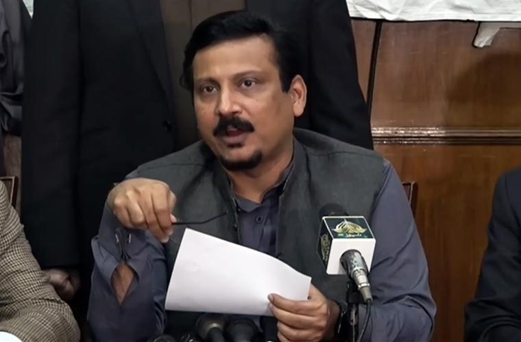 کراچی پورٹ اور پورٹ قاسم پر پھنسے کنٹینرز کے تمام چارجز معاف کرنے کا اعلان