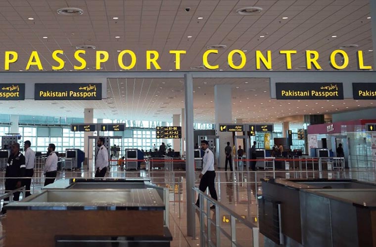وفاقی حکومت کا تین ائیرپورٹس کو آؤٹ سورس کرنے کا فیصلہ