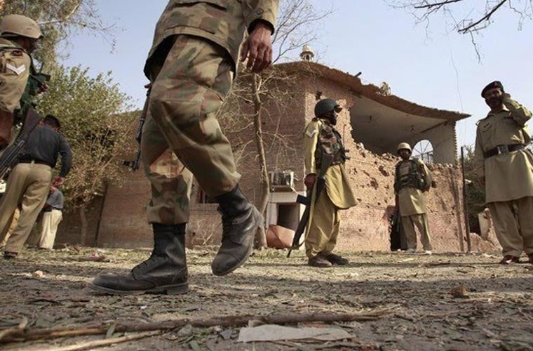 باڑہ میں سیکیورٹی فورسز کی گاڑی کے قریب دھماکا، 2 جوان شہید