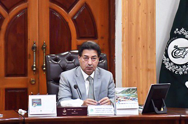 پی ٹی آئی کی چیف الیکشن کمشنر کیخلاف توہین عدالت کی درخواست