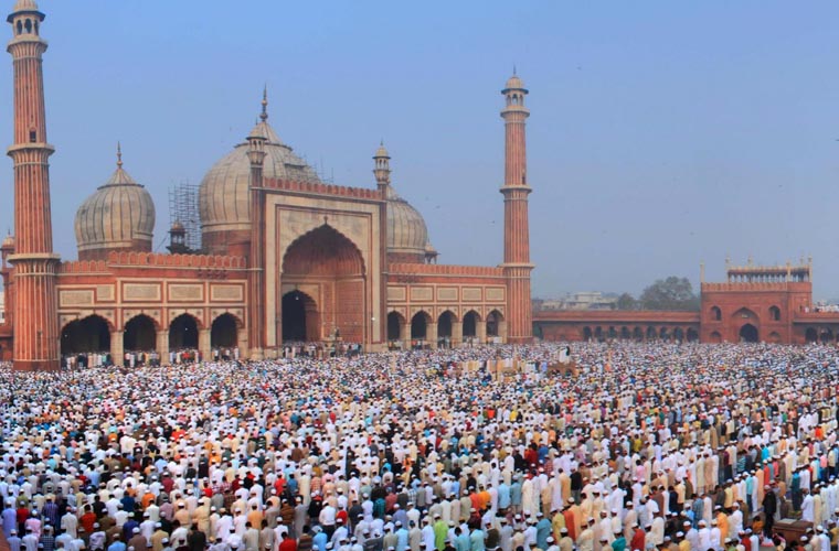 ملک بھر میں آج عید الفطر عقیدت و احترام کیساتھ منائی جا رہی ہے