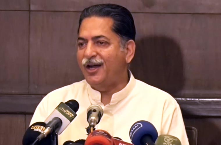 2023 کے الیکشن میں ن لیگی قیادت کے بغیر انتخابات ناقابل قبول ہیں : جاوید لطیف
