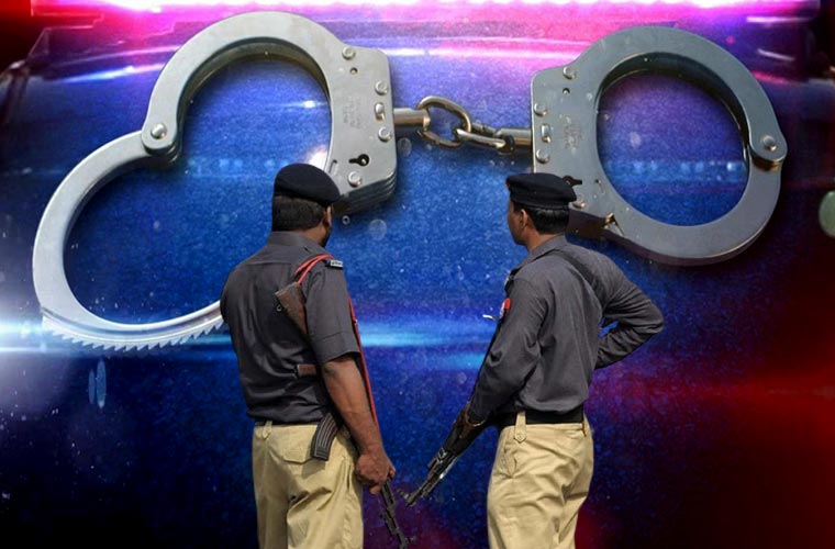 کراچی : پولیس موبائل پر حملہ کرنے والے کالعدم بی ایل ایف کے دو ملزمان گرفتار