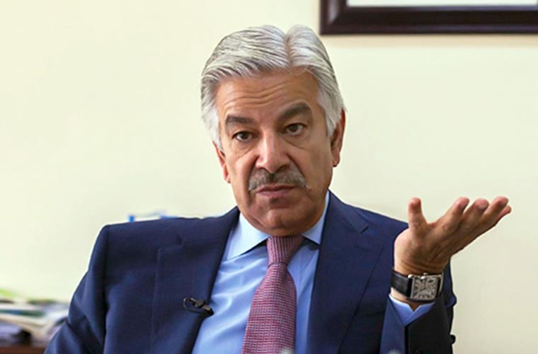 عمران خان کا بدلتا مؤقف مذاکرات میں رکاوٹ ہے، آفر کی وجہ ستمبر کی تبدیلیاں تو نہیں؟ خواجہ آصف