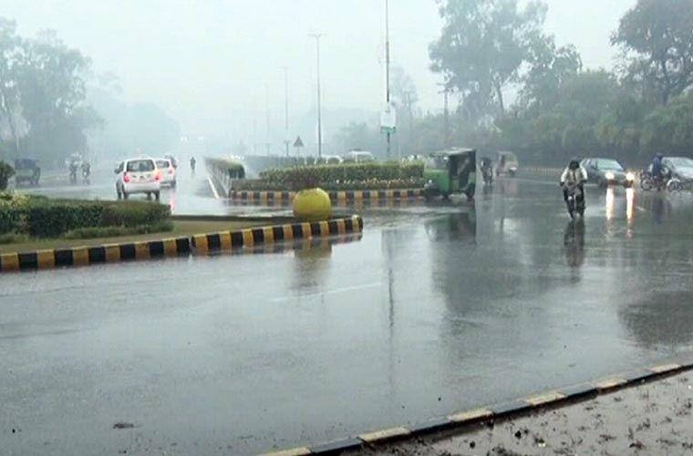 پنجاب بھر میں تیز برسات، لاہور میں ہلکی بارش کا سلسلہ وقفے وقفے سے جاری