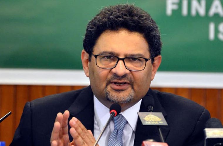 پاکستان مشکل مسائل میں پھنس چکا ہے، سسٹم بچائیں گے تو ریاست نہیں بچ سکتی: مفتاح اسماعیل