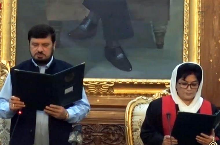 خیبرپختونخوا کی تاریخ کی پہلی خاتون چیف جسٹس مسرت ہلالی نے حلف اٹھالیا