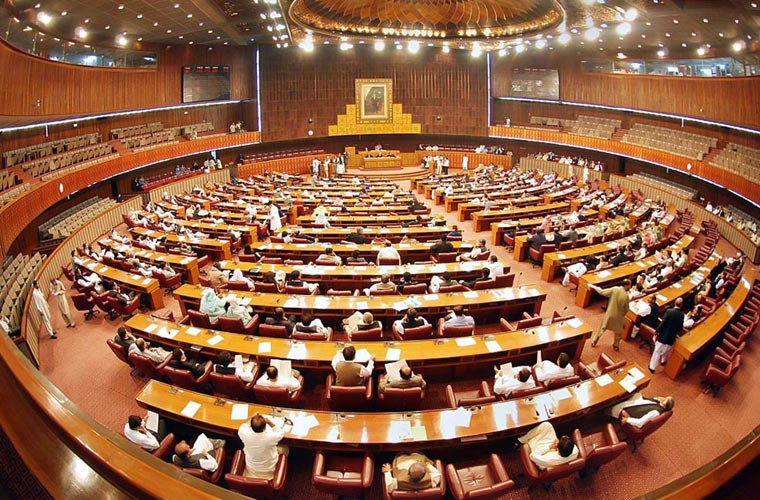 قومی اسمبلی میں سپریم کورٹ کے تین رکنی بینچ کے فیصلے کیخلاف قرارداد منظور