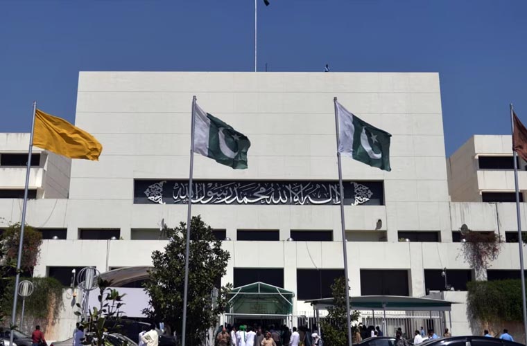 قومی اسمبلی اور سینیٹ کی قائمہ کمیٹی خزانہ نے الیکشن فنڈز بل مسترد کردیا