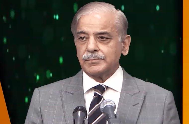 عدلیہ آئین کی تشریح کرسکتی ہے، دوبارہ نہیں لکھ سکتی : وزیر اعظم