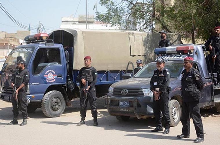 کراچی: سی پی ایل سی اور پولیس کی مشترکہ کارروائی، ٹیکسی ڈرائیور کے قتل میں ملوث باپ بیٹا گرفتار