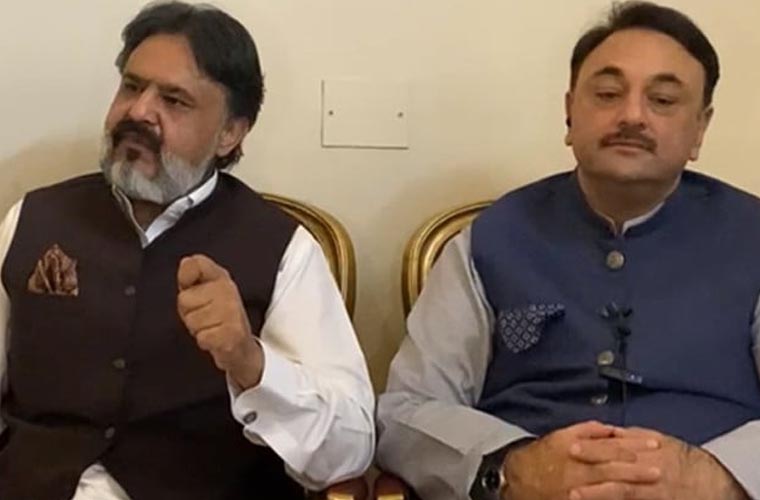 فواد چودھری کے بھائی کو ٹکٹ ملنے پر پی ٹی آئی رہنماؤں کا پارٹی چھوڑنے کا اعلان