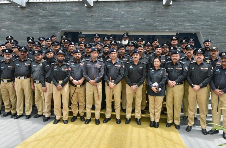 سندھ میں دہشتگردوں کیخلاف گھیرا تنگ، پولیس کا داخلی و خارجی راستوں کی نگرانی کا فیصلہ