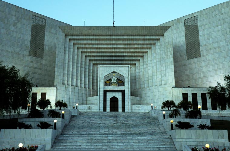 چیف جسٹس پاکستان سمیت چار ججز کیخلاف سپریم جوڈیشل کونسل میں شکایت دائر