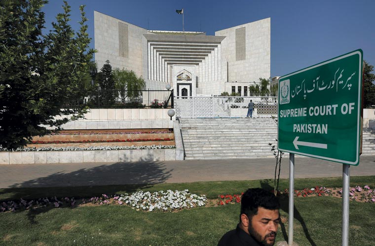 الیکشن کمیشن کا فیصلہ کالعدم، سپریم کورٹ کا پنجاب میں 14 مئی کو انتخابات کرانے کا حکم