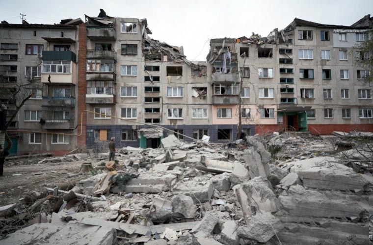 یوکرین میں روسی میزائل حملے میں پانچ افراد ہلاک، 17 زخمی