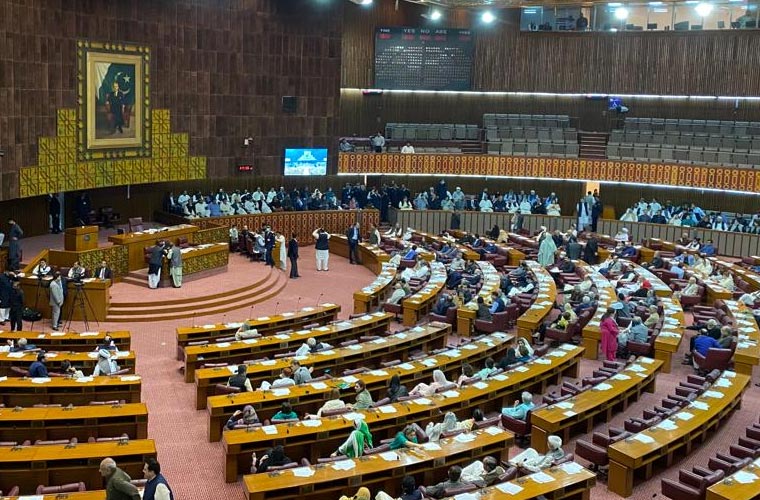 چیف جسٹس سپریم کورٹ کیخلاف ریفرنس کیلئے خصوصی کمیٹی کی تشکیل کی تحریک منظور