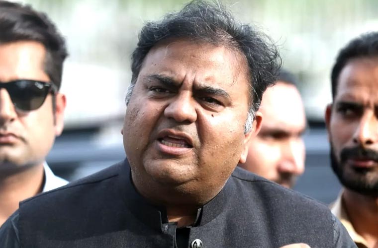 توہین الیکشن کمیشن کیس : فواد چوہدری ذاتی حیثیت میں 6 جون کو طلب