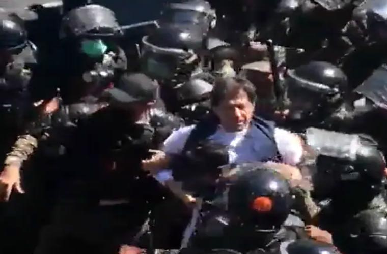 میڈیکل بورڈ نے عمران خان کو تندرست قرار دے دیا، ٹانگ بھی بلکل ٹھیک