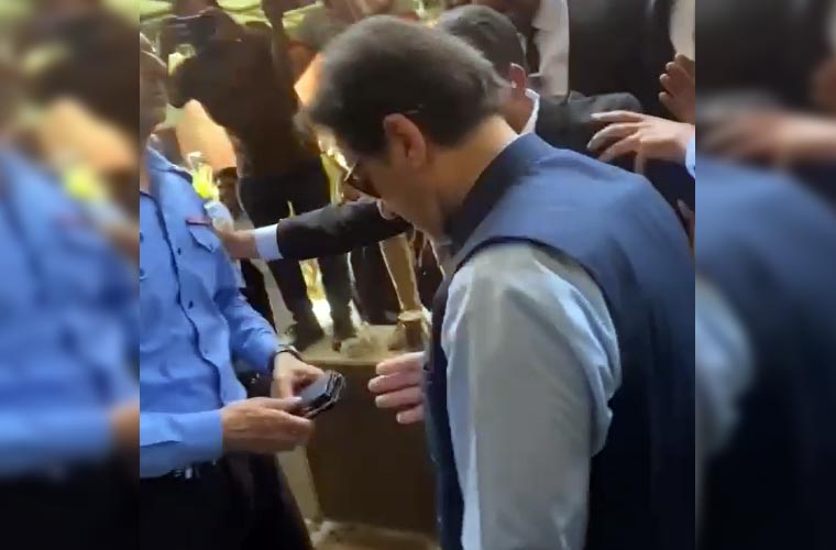 خبردار کر رہا ہوں، پھر گرفتار کیا تو وہی ردعمل آئے گا : عمران خان