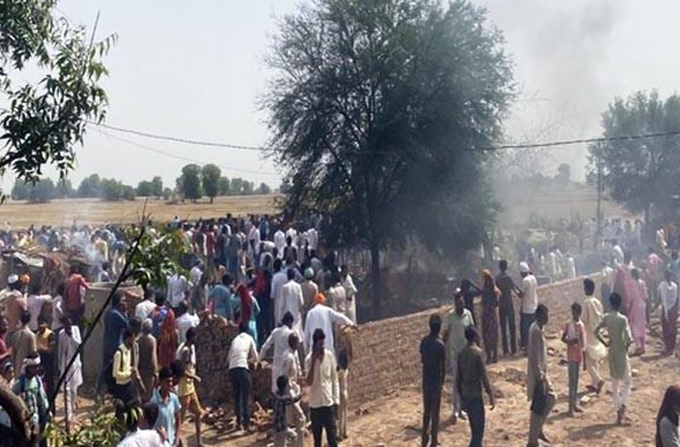 بھارتی فضائیہ کا ایک اور مِگ 21 لڑاکا گر کر تباہ، تین خواتین ہلاک، پائلٹ محفوظ