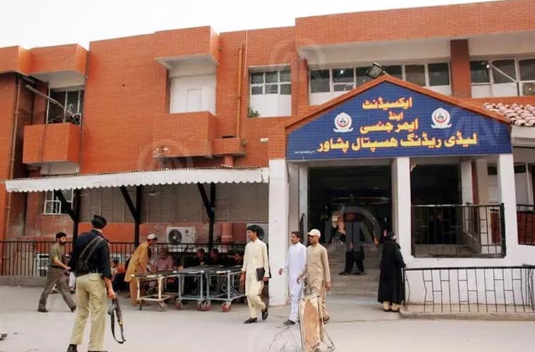پی ٹی آئی احتجاج : 141 زخمیوں اور چار لاشوں کو لایا گیا : لیڈی ریڈنگ اسپتال