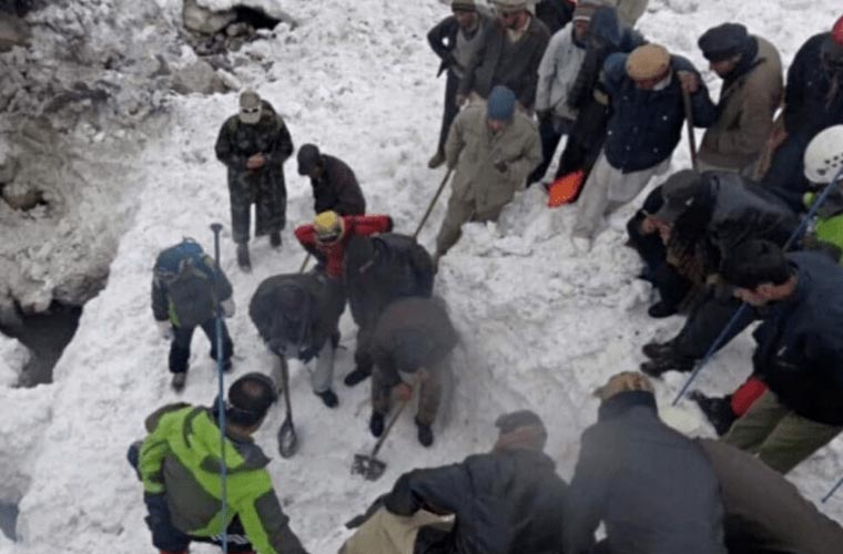 استور میں برفانی تودہ گرنے کے بعد ریسکیو آپریشن مکمل ہوگیا