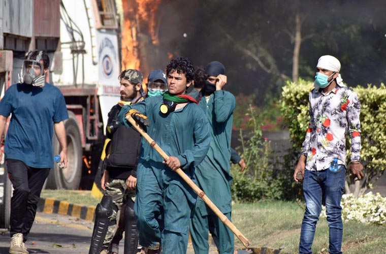 پنجاب بھر میں ایک ہزار سے زائد شرپسند گرفتار، 150 پولیس اہلکار زخمی، 70 گاڑیاں تباہ