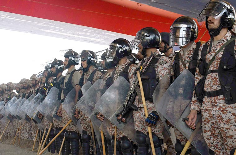 کراچی میں وزیر اعلیٰ سندھ کے دورے، شہر پر پولیس اور رینجرز کا مکمل کنٹرول ہے : حکام