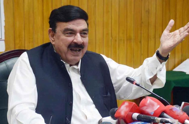 پاک افواج عظیم ہے، ن لیگ کی نمائشی ریلیوں کی محتاج نہیں: شیخ رشید