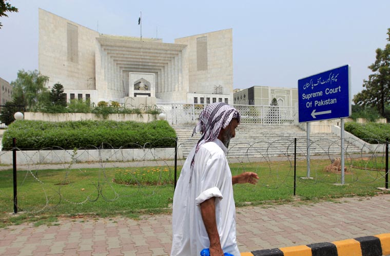 وفاقی حکومت پی ٹی آئی سے مذاکرات دوبارہ شروع کرنے پر تیار، سپریم کورٹ میں جواب جمع