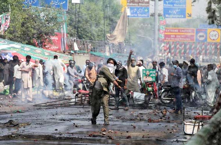 عمران خان کی رہائشگاہ سے پکڑے گئے 7 ملزموں کا تعلق کالعدم تنظیموں سے نکل آیا