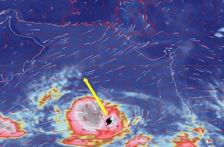 سمندری طوفان کراچی سے چند سو کلو میٹر دور، کل سندھ کی ساحلی پٹی سے ٹکرائے گا