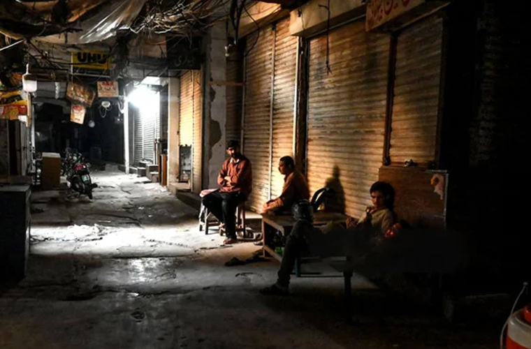 ملک بھر میں دکانیں رات 8 بجے بند کرنے کا فیصلہ