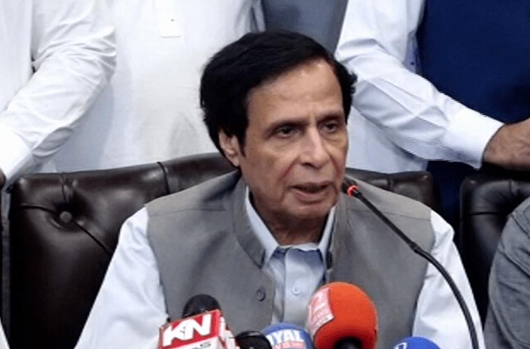 میں پی ٹی آئی نہیں چھوڑ رہا، تمام لوگ اپنی جگہ مضبوط رہیں: پرویز الہٰی