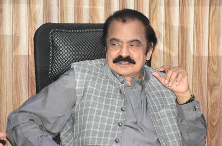 جو کہتا تھا میں بہت پاپولر ہوں آج ملاقاتوں کیلئے بھیک مانگ رہا ہے: رانا ثنااللہ