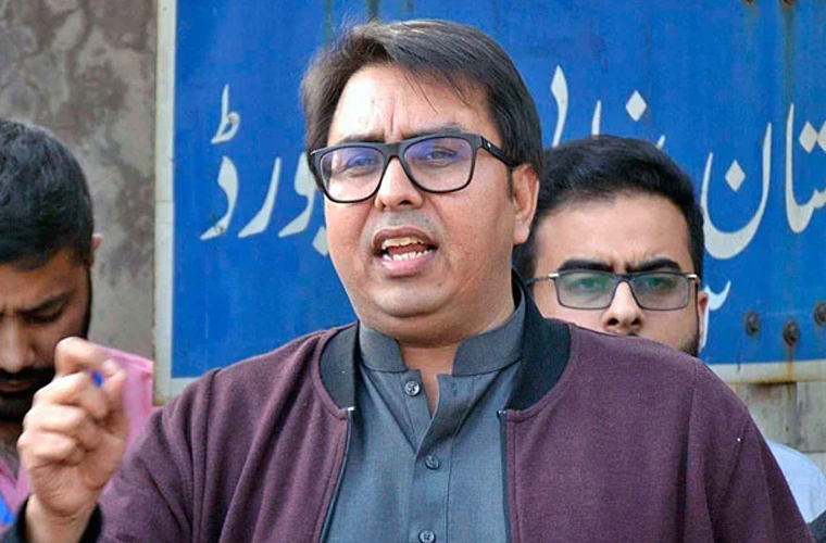 اداروں کو بغاوت پر اکسانے کا کیس: شہباز گِل کو اشتہاری قراردینے کی کارروائی شروع کرنے کا حکم