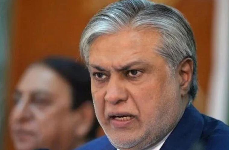 یہ 9 ماہ کا پروگرام ہے اس میں 3 ارب ڈالر پاکستان کو ملیں گے: اسحاق ڈار