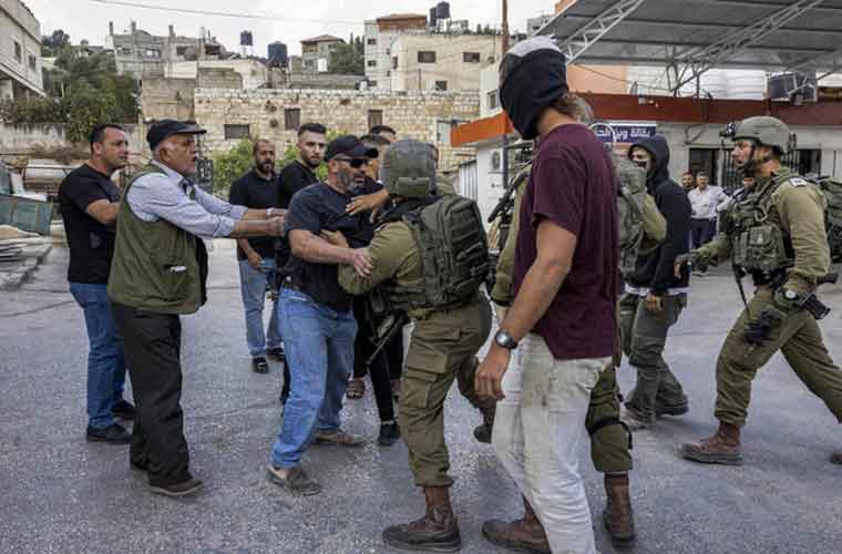 مقبوضہ فلسطین میں اسرائیلی فوج کا ظلم جاری، فائرنگ سے 2فلسطینی شہید اور 10 زخمی