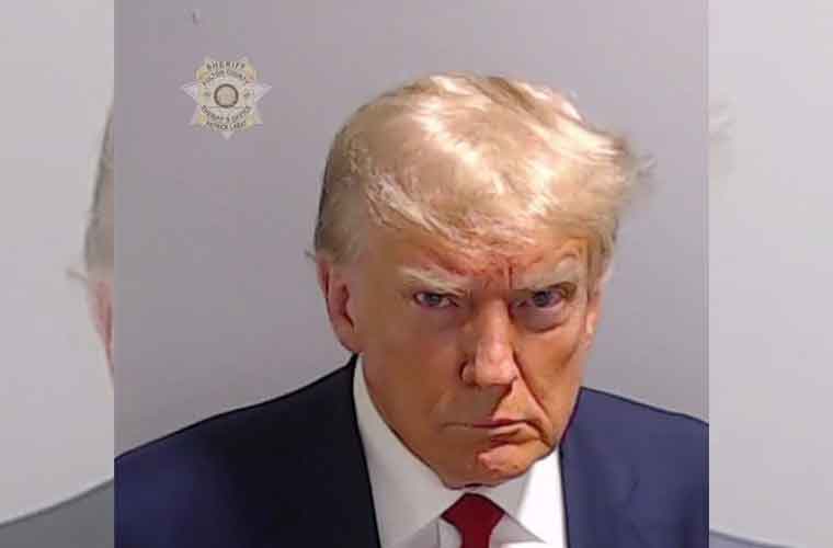 ڈونلڈٹرمپ کی گرفتاری و رہائی: پہلی بارقیدیوں والی تصویربھی جاری