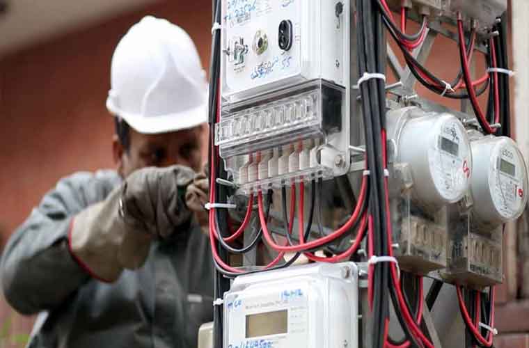 بجلی کے بلز: 400یونٹس تک کے صارفین کے بل کو 6ماہ میں تقسیم کرنے پر غور