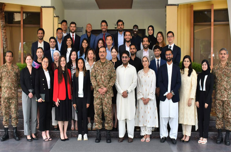 عالمی برادری کو پاکستان کی قربانیوں کا ادراک کرنا چاہیے، آرمی چیف