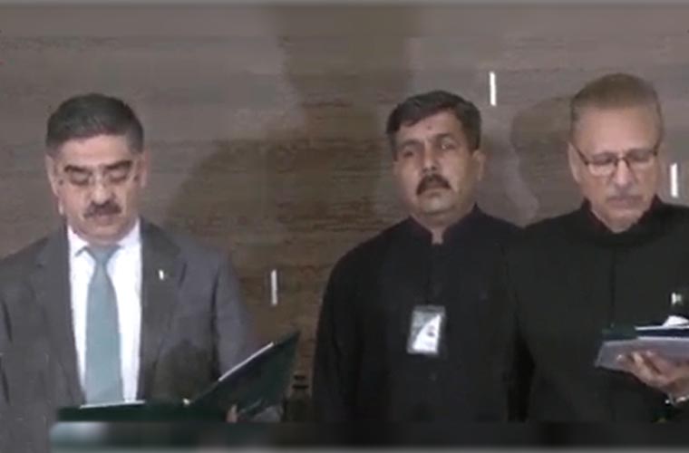 انوار االحق کاکڑ 8 ویں نگراں وزیراعظم بن گئے