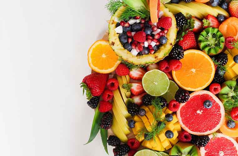 آنکھوں کی صحت کےلیے کونسے پھل کھانے چاہیئں ؟