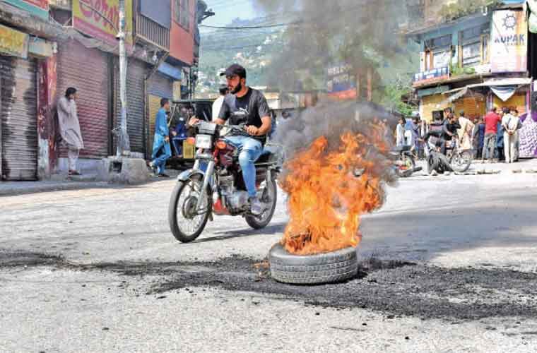 بجلی کے مہنگے بلوں کے خلاف : شہر شہر احتجاج اور ہڑتال جاری