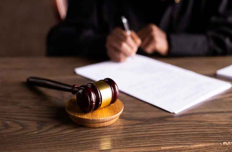 لاہورسیشن کورٹ : بیٹی سے زیادتی کرنے والے باپ کو سزائے موت کا حکم