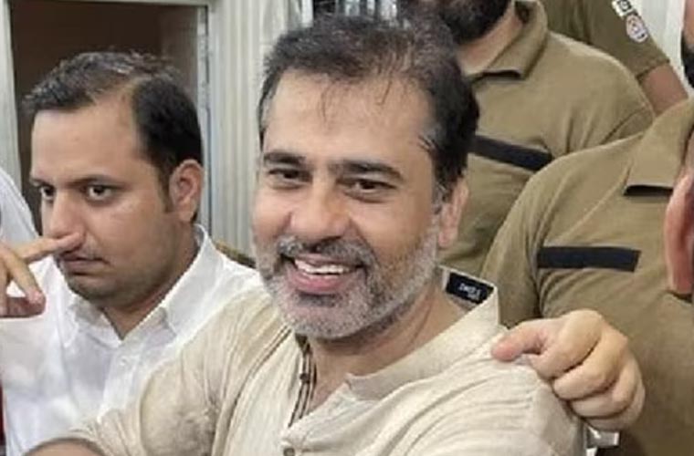 صحافی عمران ریاض خان بازیاب ہو کر گھر پہنچ گئے