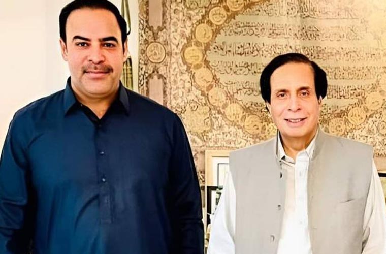 محمد خان کو غیرقانونی طور پر سیکرٹری لگانے کا الزام، پرویز الٰہی کیخلاف مقدمہ درج