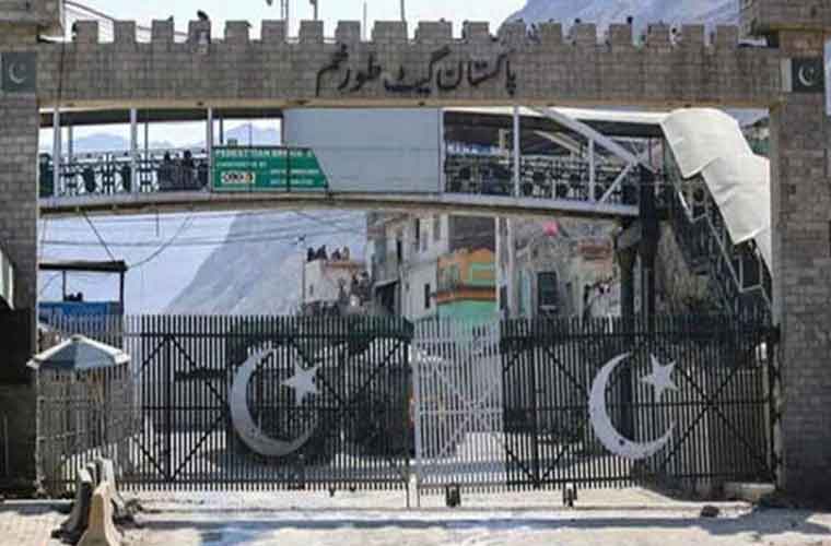 پاک افغان تنازع: طور خم بارڈر 9 روز بعد کھول دی گئی